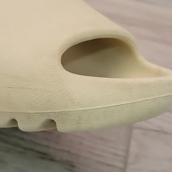 Adidas Yeezy Slide Bone - Picture 8 of 10